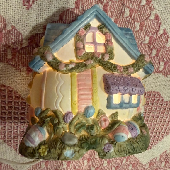 Vintage Easter Village Light up Flower Shop - Picture 4 of 4